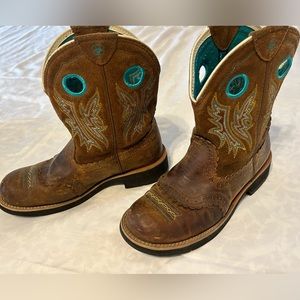 Women’s Ariat Size 8 brown/teal boots